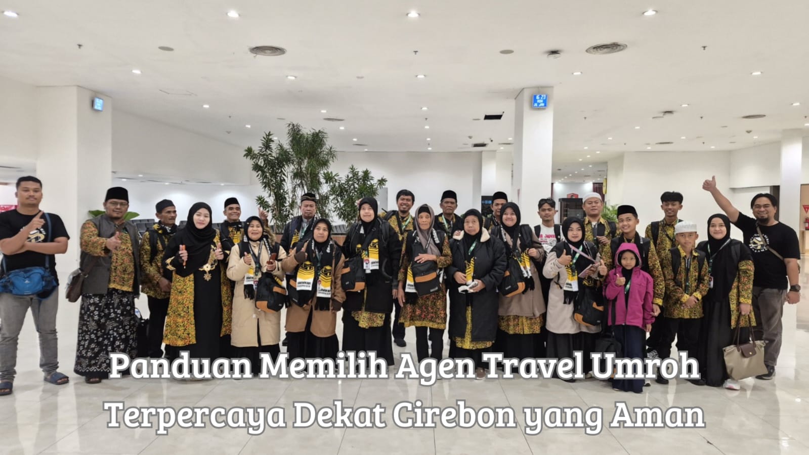 Jemaah konsultasi di agen travel umroh terpercaya dekat cirebon